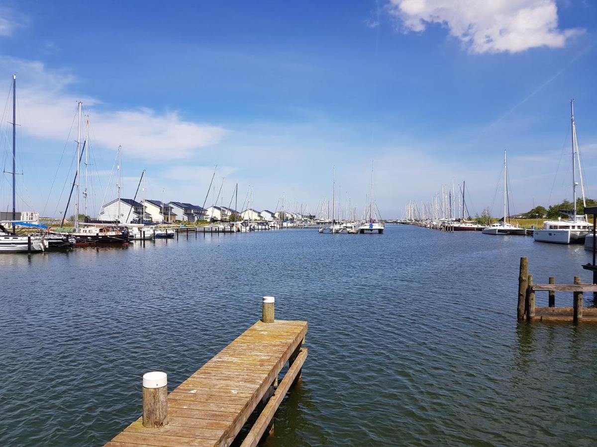 Wierhooft 21 Den Oever Bagian luar foto